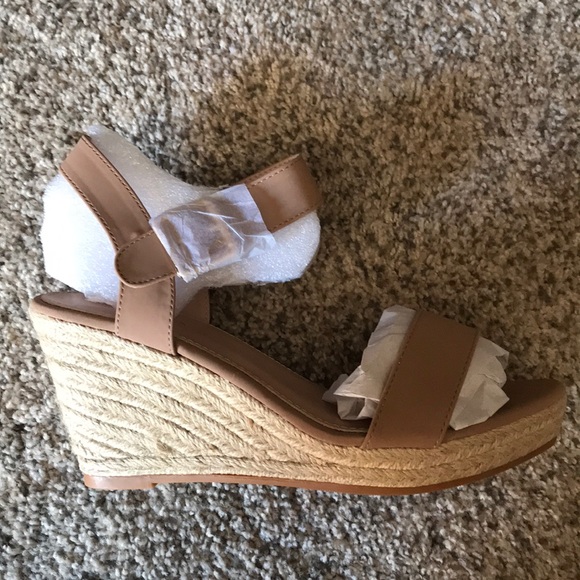 Tan Wedges - Picture 2 of 3
